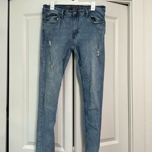 Men’s distressed jeans